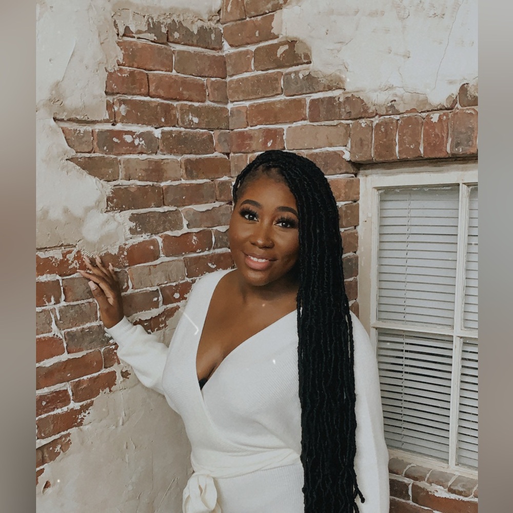 Meet your Posher, April